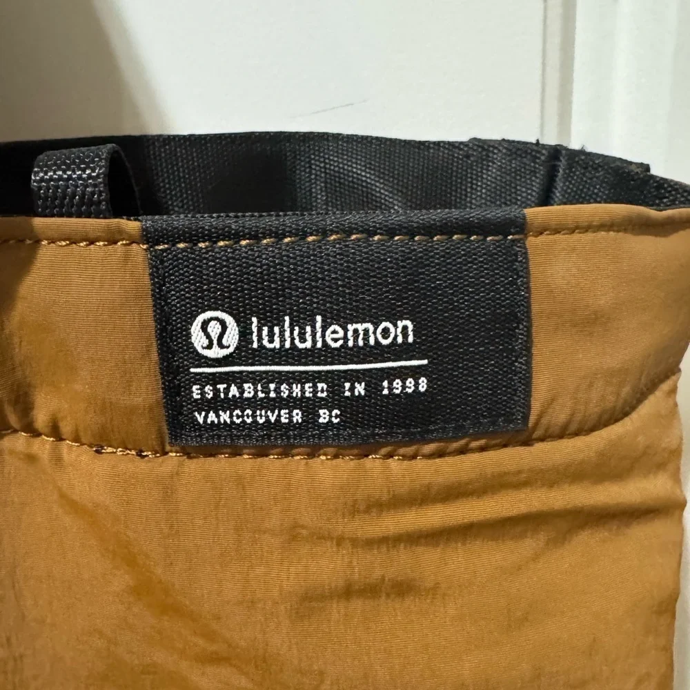 Lululemon Athletica Clean Line 22L Bag - Picture 3 of 8